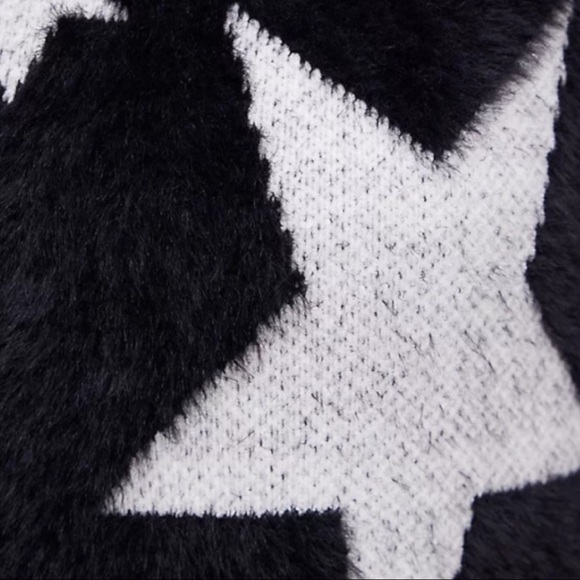 TORRID Oblong Scarf Black Allover Star New with tags.🧣 - Picture 8 of 9